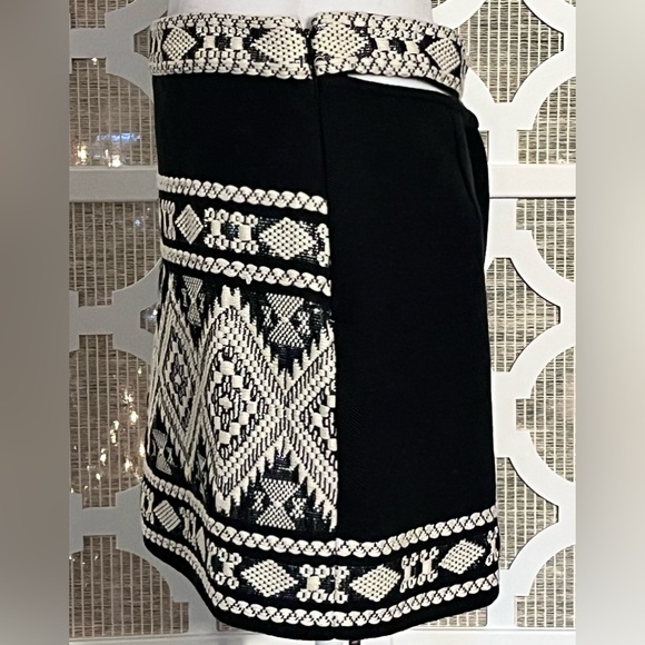 TOPSHOP SIZE 8 IVORY OFF WHITE BLACK SILVER SKIRT MINI MEDIUM - Picture 5 of 8